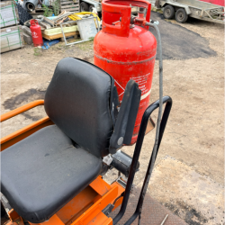 CATERPILLAR AP300