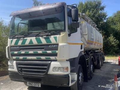 DAF CF-85-300 TANKER & 14' TAR SPRAYER