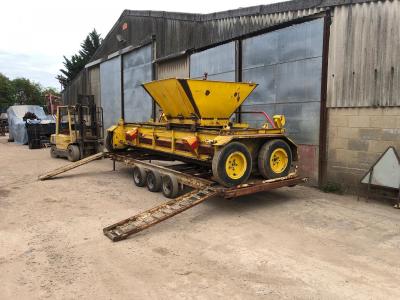 BRISTOWES M95 16' CHIP SPREADER